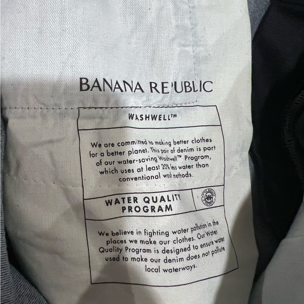 NWOT Banana Republic Men's traveler jeans taper fit size 42x34 dark wash - Picture 7 of 12